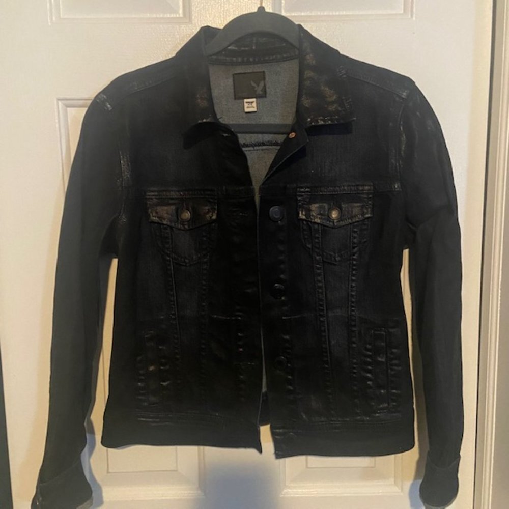 NWOT American Eagle Women's Luminous Dark Jean Jacket